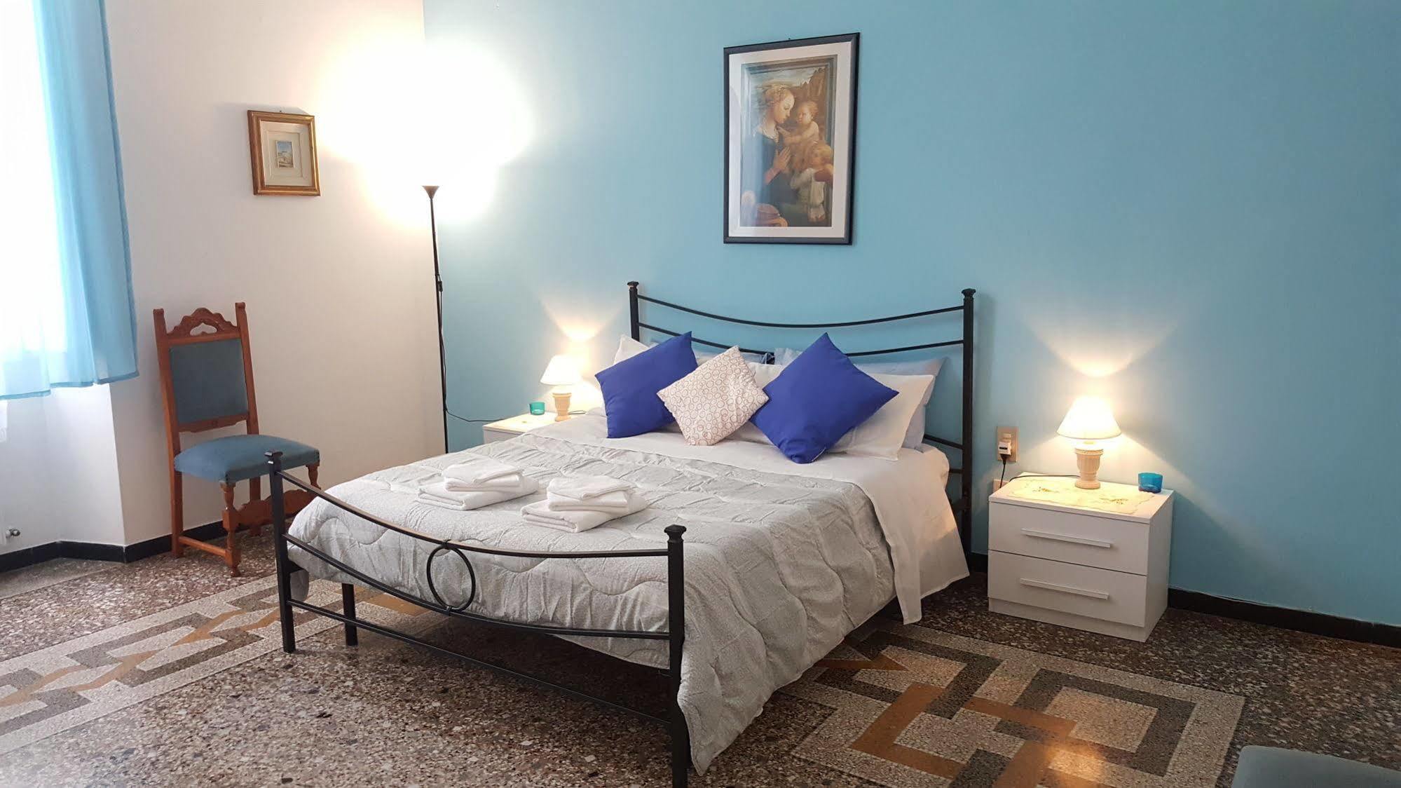 Royal Guest house 2*